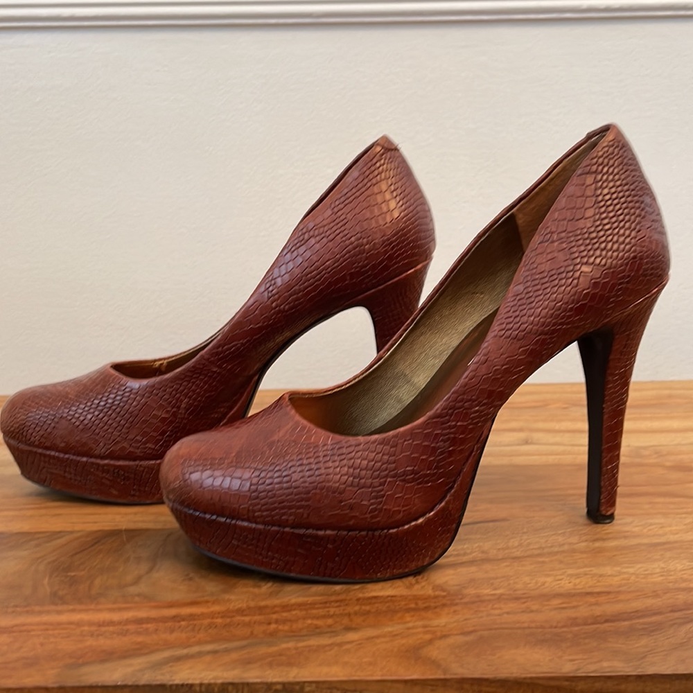 Jessica Simpson Platform Pumps